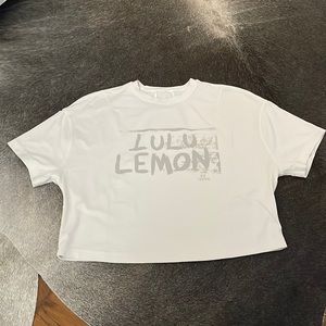 Lululemon crop top